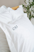 Load image into Gallery viewer, Parure de lit blanche unie