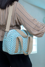 Load image into Gallery viewer, Sac à langer bébé bleu beige