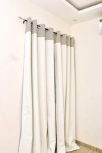 Load image into Gallery viewer, Paire de rideaux occultants en pagne tissé beige marron