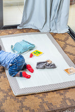 Load image into Gallery viewer, Mansa - Tapis D’éveil bébé rectangulaire beige marron