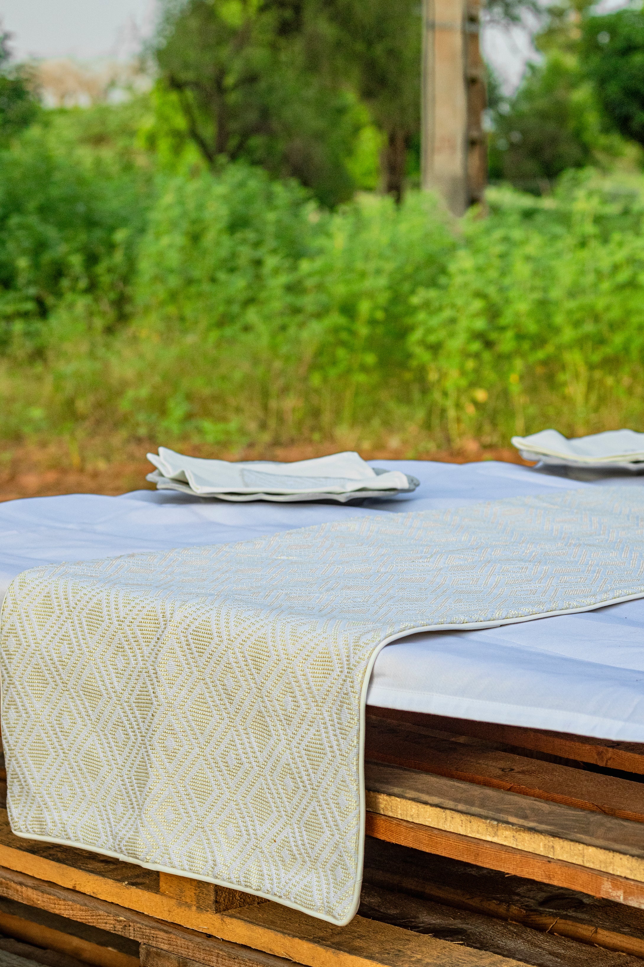 Maïté-7 pieces-Chemin de table + 6 serviettes de table