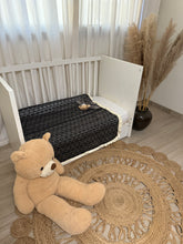 Charger l&#39;image dans la galerie, Tarou - Couverture de lit bébé noir beige
