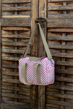 Load image into Gallery viewer, Sac à langer bébé rose beige

