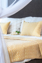 Load image into Gallery viewer, Meissa- Ensemble plaid et 2 housses de coussins en pagne tissé
