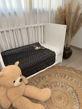 Charger l&#39;image dans la galerie, Tarou - Couverture de lit bébé noir beige

