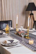 Load image into Gallery viewer, Marie-7 pieces-Chemin de table + 6 serviettes de table
