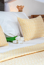 Load image into Gallery viewer, Meissa- Ensemble plaid et 2 housses de coussins en pagne tissé
